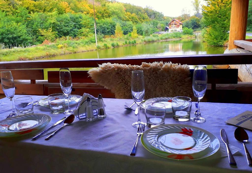 Gasthaus Rancho 555 Uschhorod Exterior foto