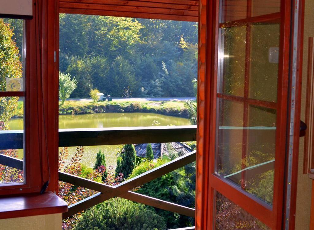 Gasthaus Rancho 555 Uschhorod Exterior foto