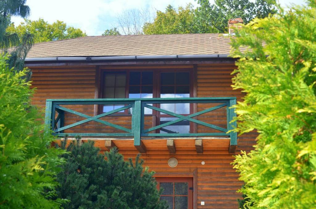 Gasthaus Rancho 555 Uschhorod Exterior foto